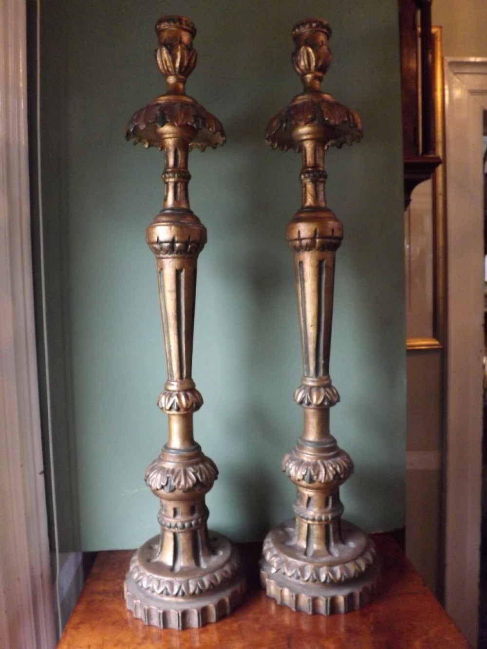 pair of c18th style italian carved giltwood candlelamps