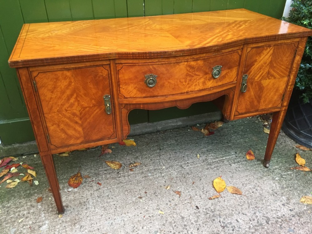 late c19th early c20th edwardian period satinwood veneered kneehole dressing table