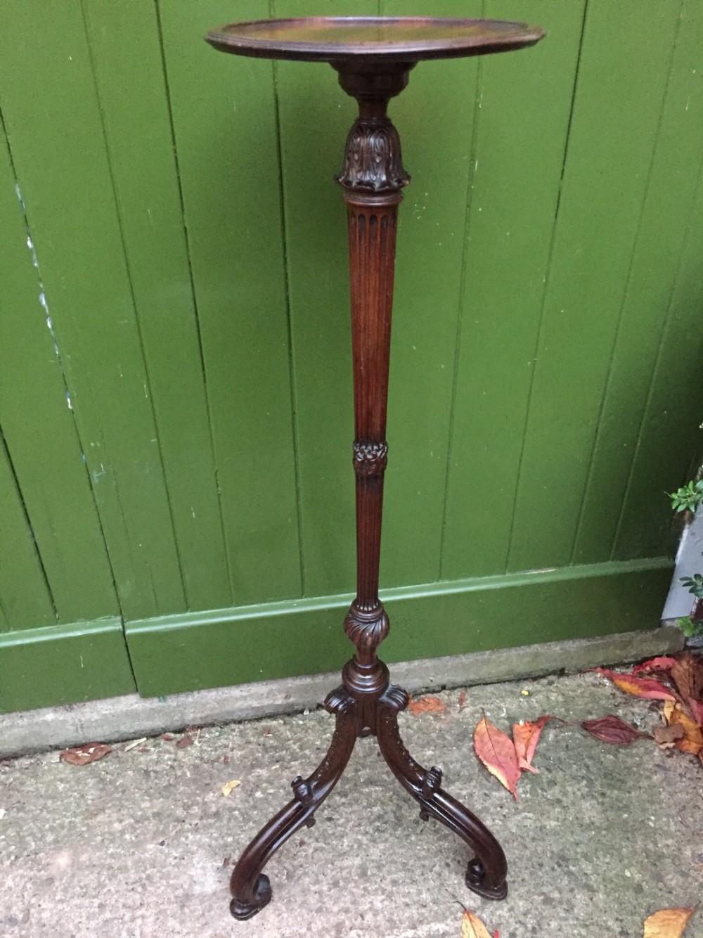 late c19th early c20th carved mahogany candlestand or torchere of chippendale revival style
