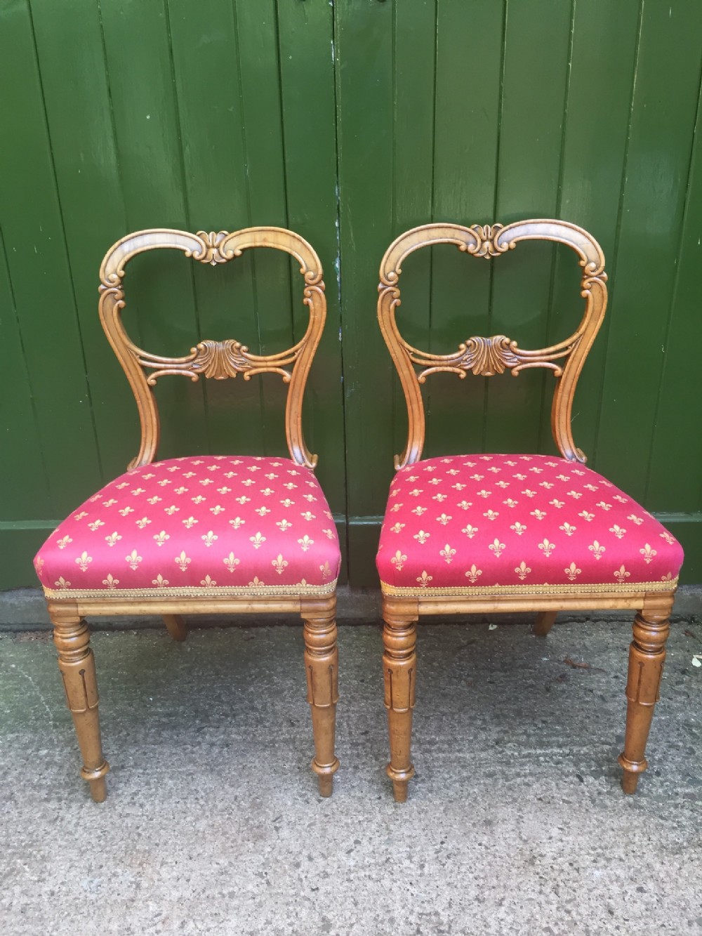 pair of early c19th william iv period maple bedroom or occasional chairs in the manner of gillows
