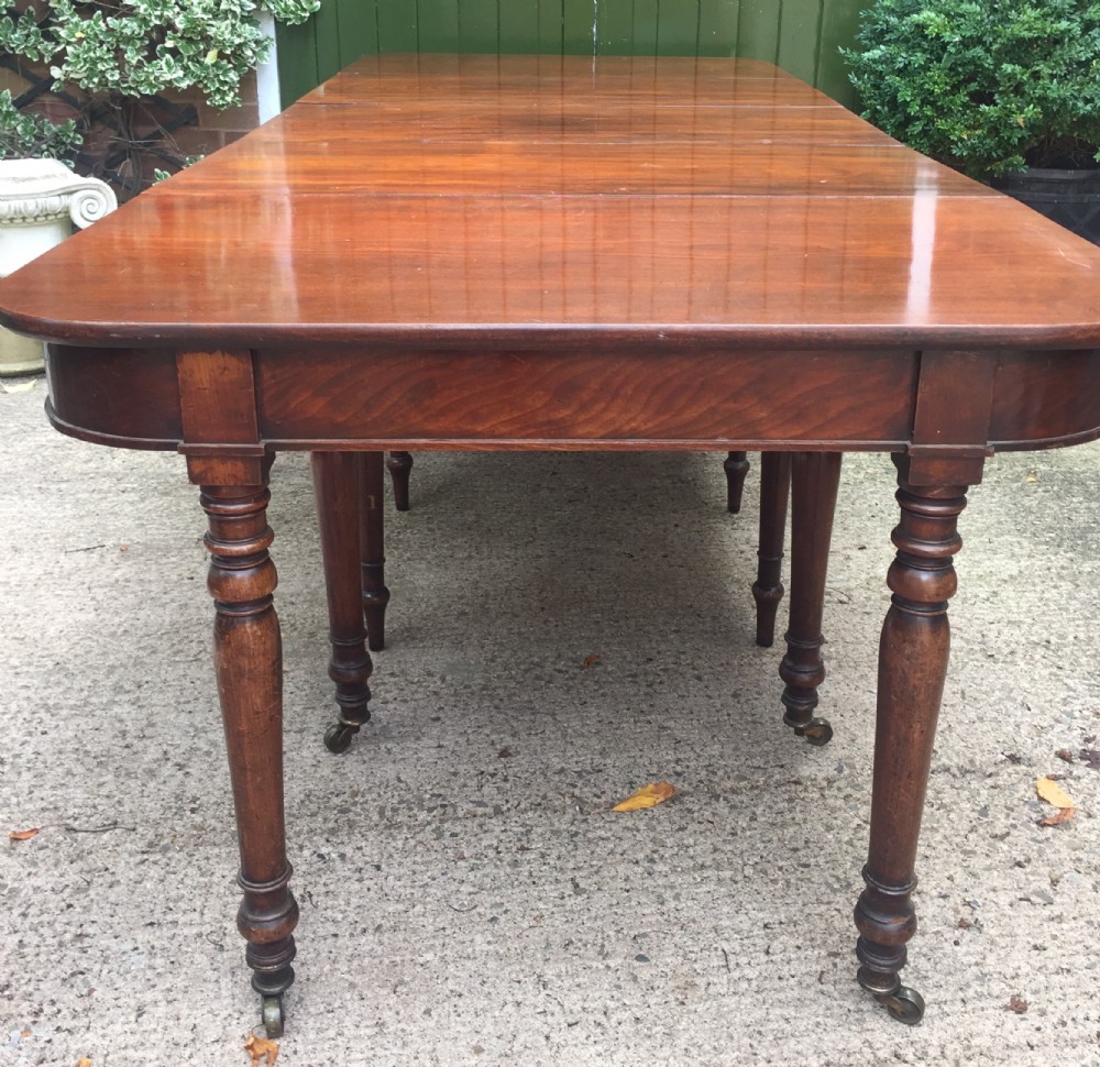 fine early c19th regency period mahogany dining table in the manner of gillows of lancaster