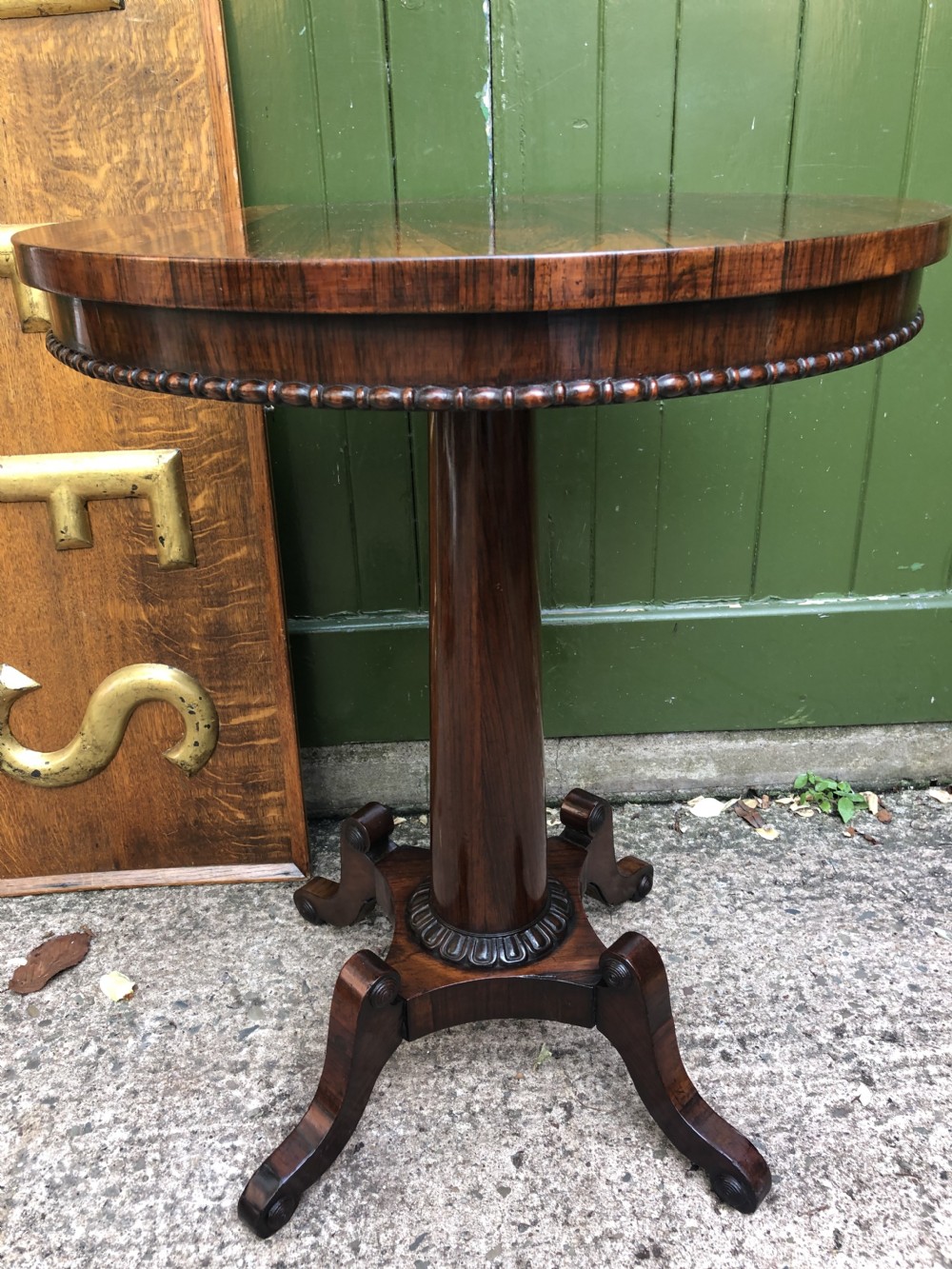 fine quality early c19th george iv period rosewood circular lamp table