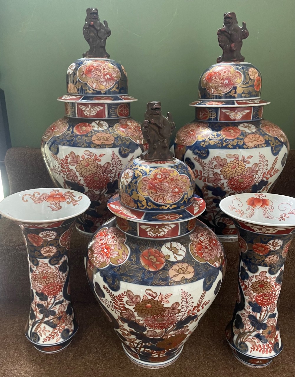 fine late c19th japanese imari style 5 piece porcelain garniture de cheminee of early c18th design by samson of paris