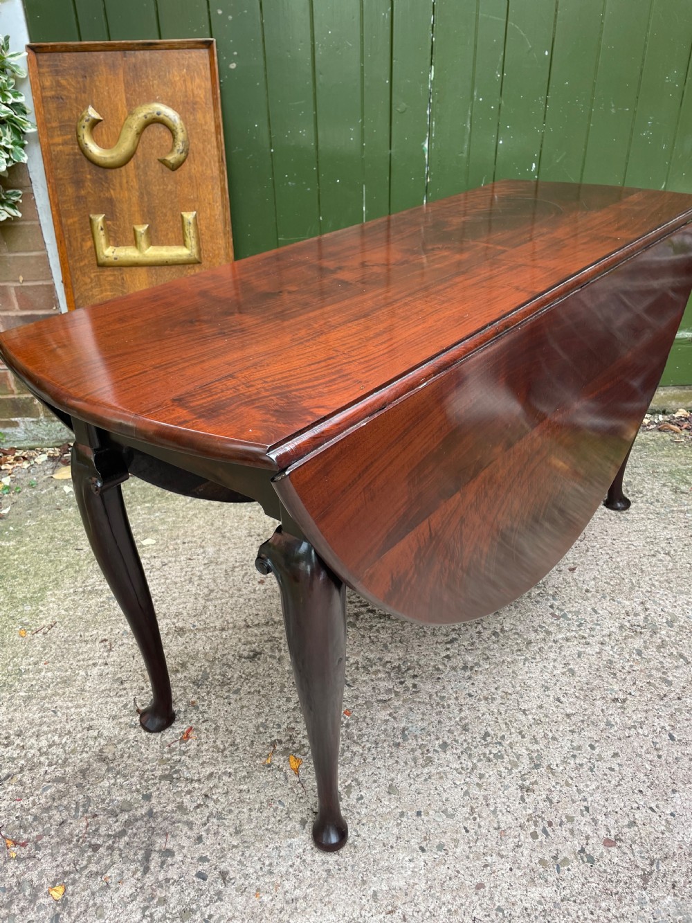 mid c18th george ii period cuban mahogany oval dropleaf table of good large scale and proportions