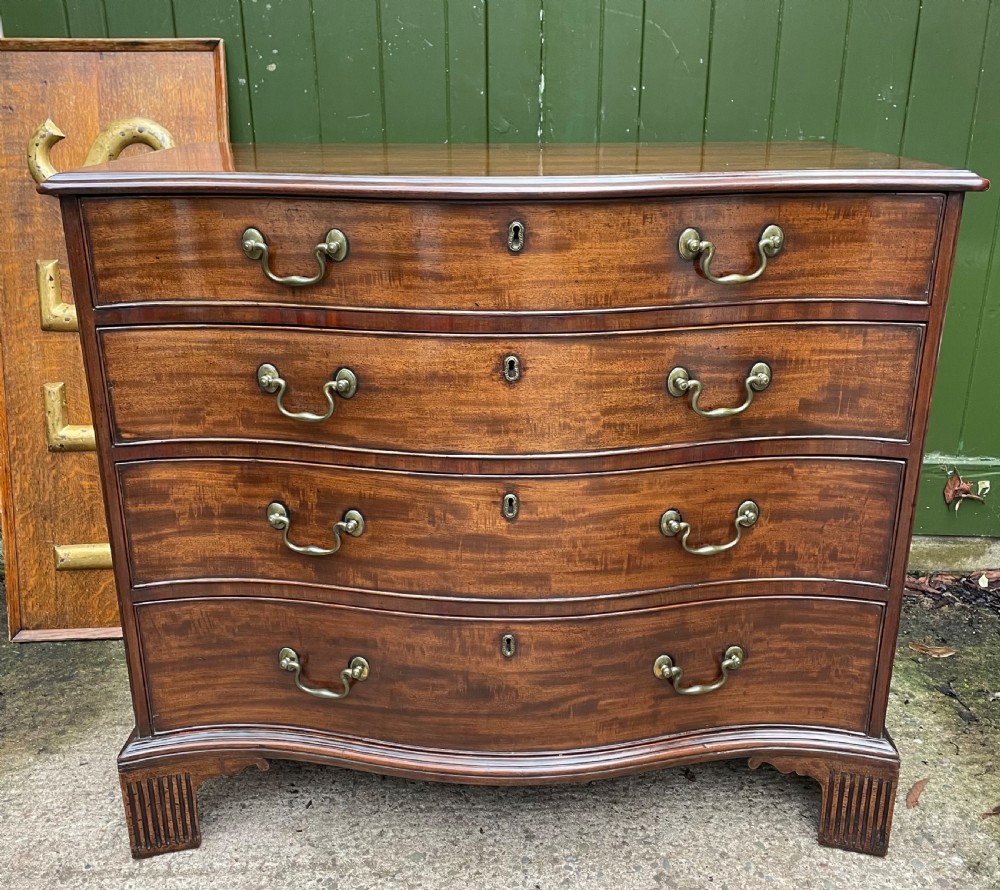 fine c18th george iii chippendale period mahogany serpentinefront chest of drawers