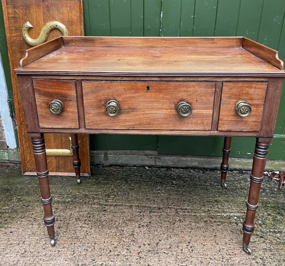 early c19th regency period mahogany dressing table