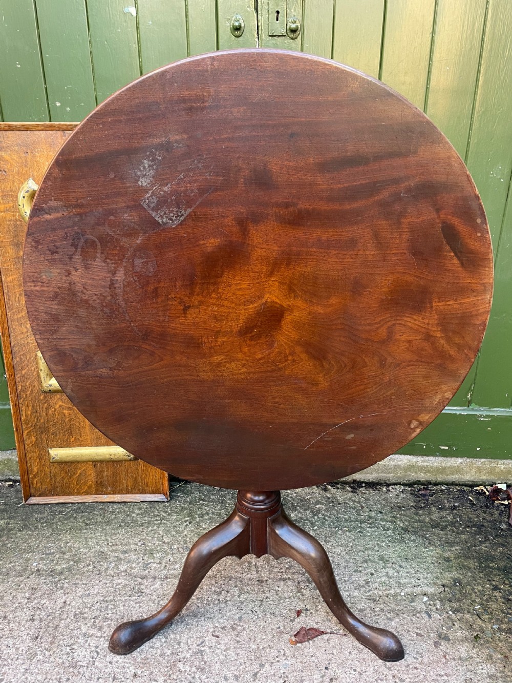 c18th george iii period mahogany circular snaptop tripod base tea table on carved pillar column