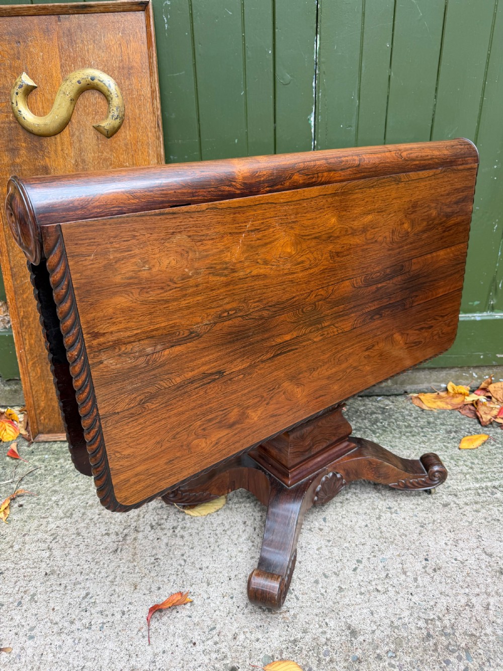 unusual c19th william iv period rosewood dropleaf table